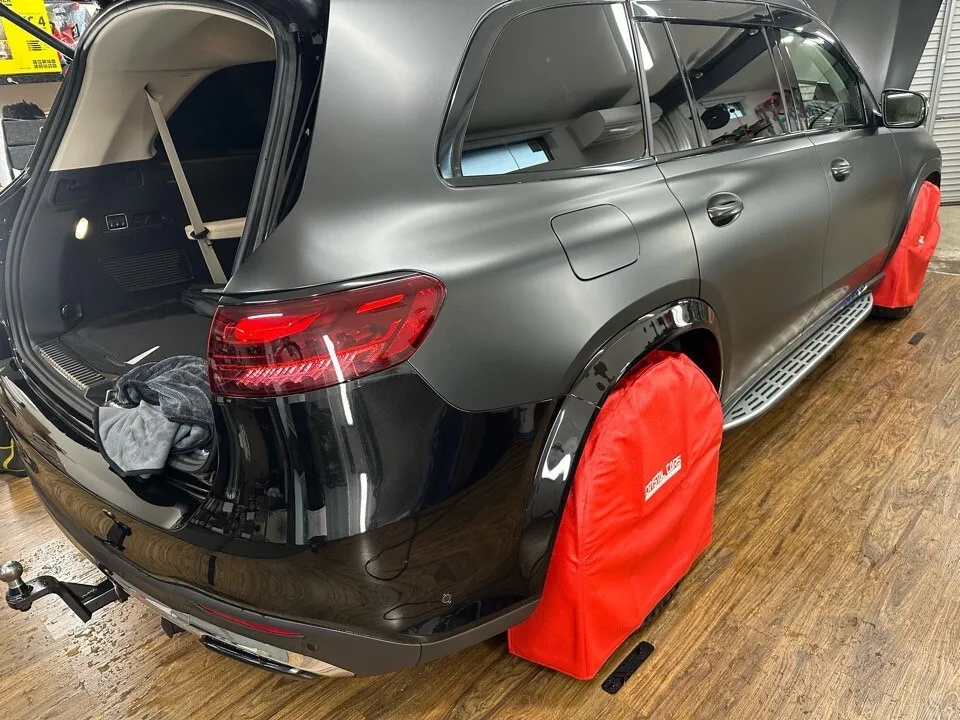 Mercedes Benz GLS400d(事故のため貼り替え施工)