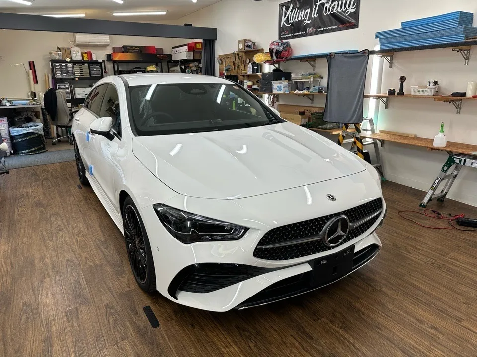 メルセデスベンツ CLAシューティング 窓枠モールラッピング