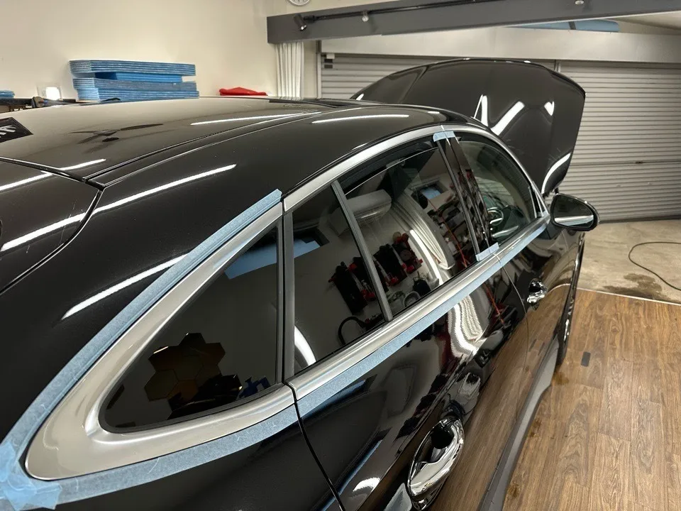 メルセデスベンツ GLCクーペ 窓枠モール・前後バンパーメッキ部分・グリルメッキ・ラッピング