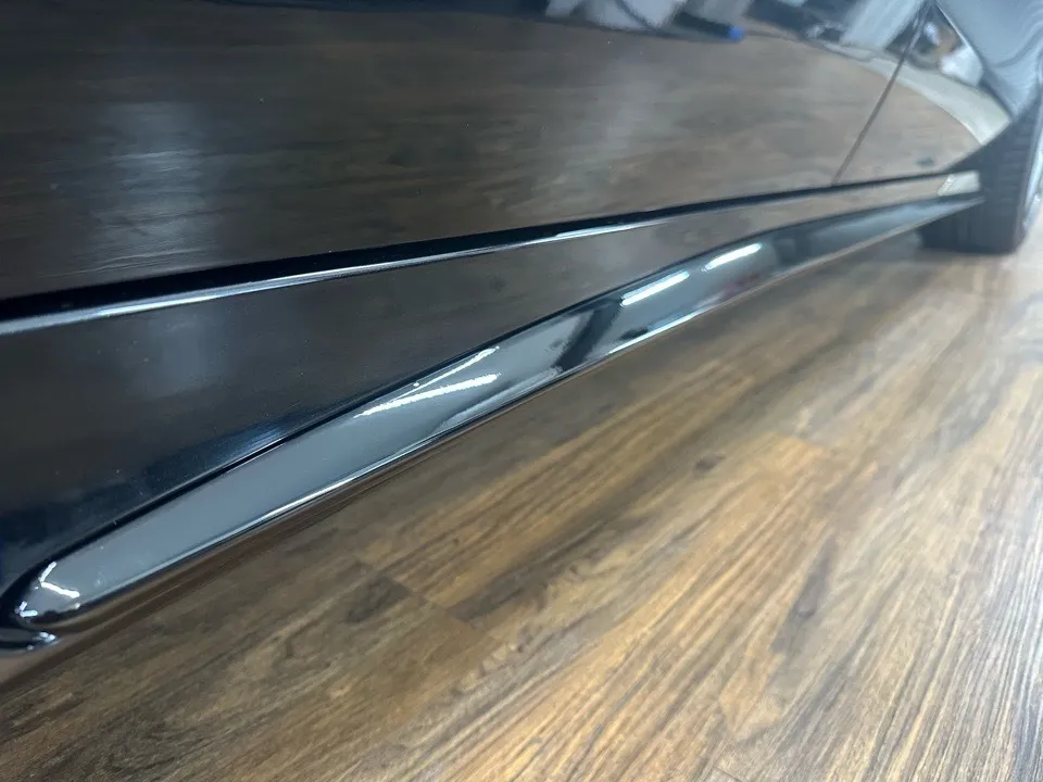 メルセデスベンツ CLA45 窓枠モール・サイドステップシルバー部分・フロントリップ・ラッピング