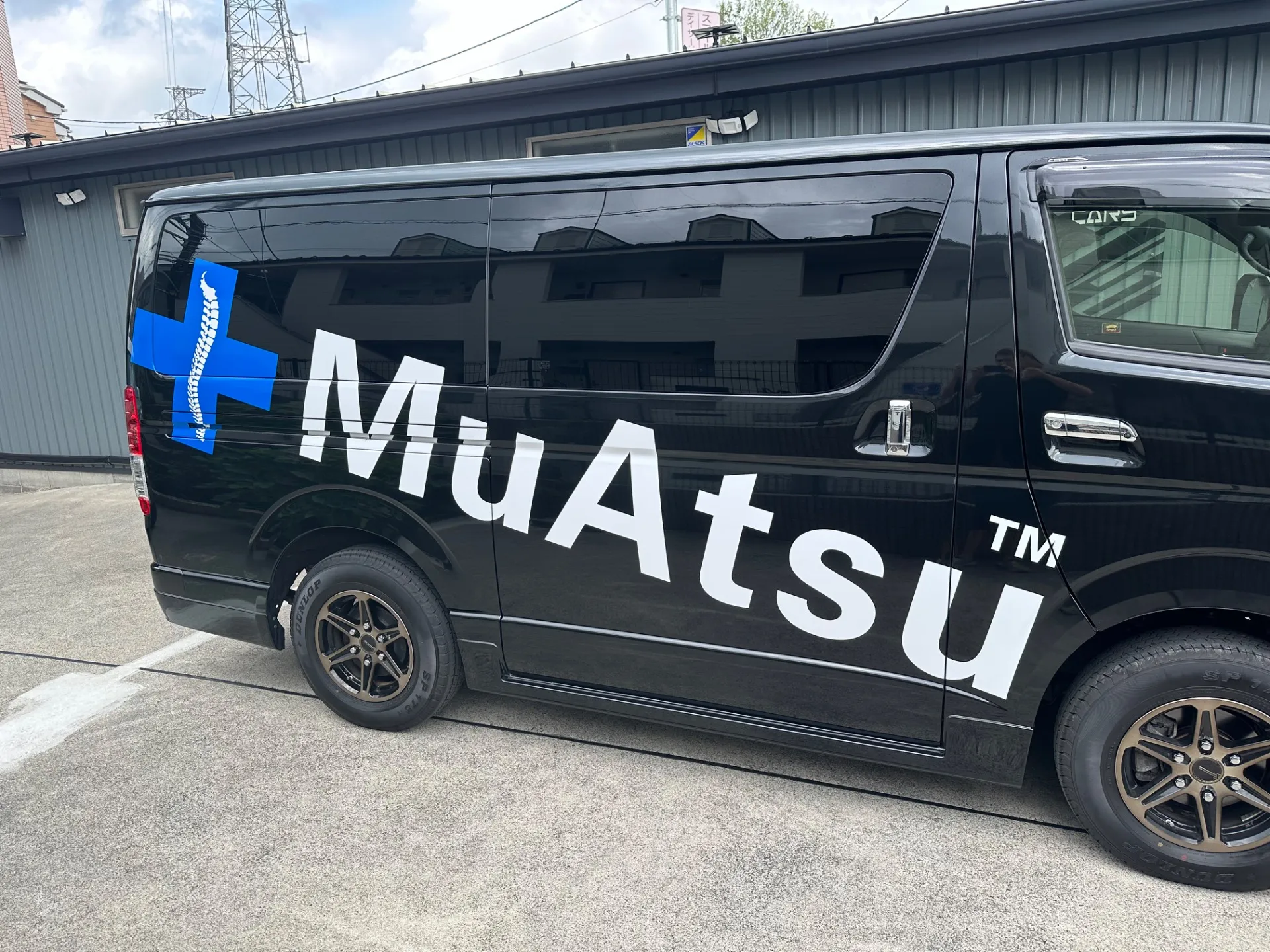 企業ラッピングで変わる「走る広告」という選択